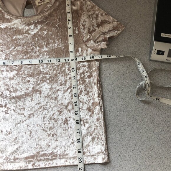 Hollister Crushed Velvet Cropped Short Sleeve T-Shirt Top Medium Beige/tan - Picture 5 of 5